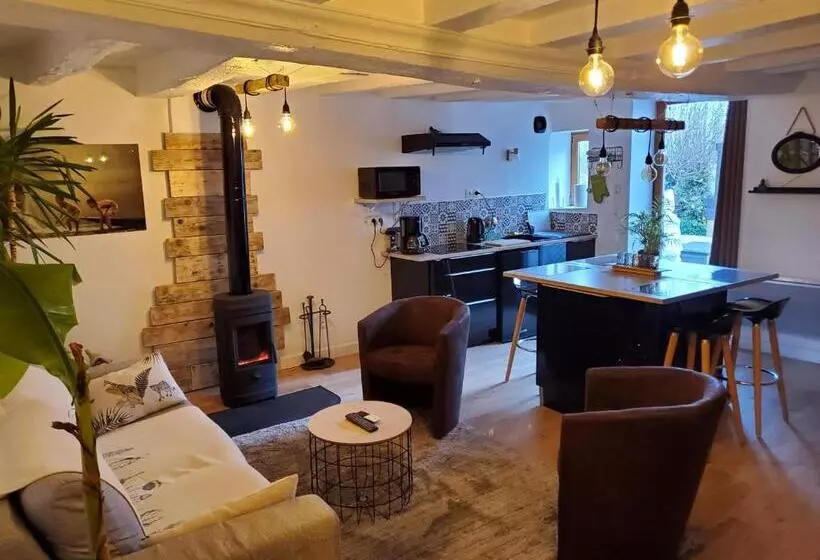 Aamiaismajoitus (B&B) Le Cottage Belmontais, Maison Individuelle, Vue Panoramique Sur La Rivière