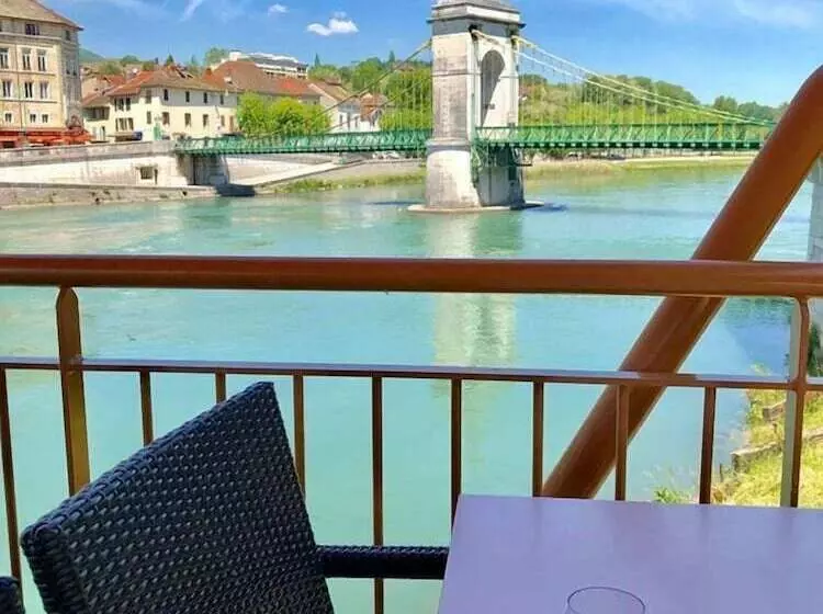 Hotelli Hôtel Au Fil De L Eau