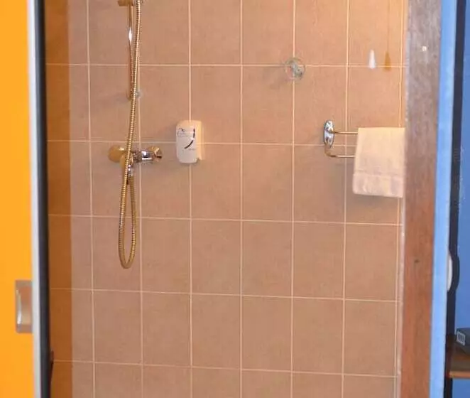 Hotelli Hôtel Au Fil De L Eau