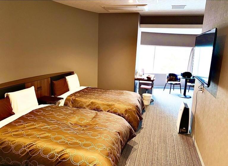 فندق Naniwanomiya