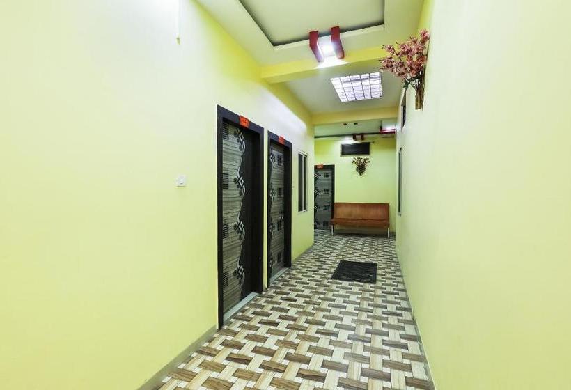 בית מלון כפרי Oyo 15217 Shree Gopal Heritage