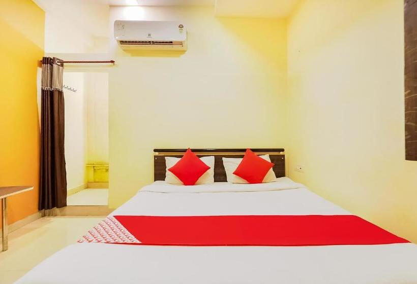 בית מלון כפרי Oyo 15217 Shree Gopal Heritage