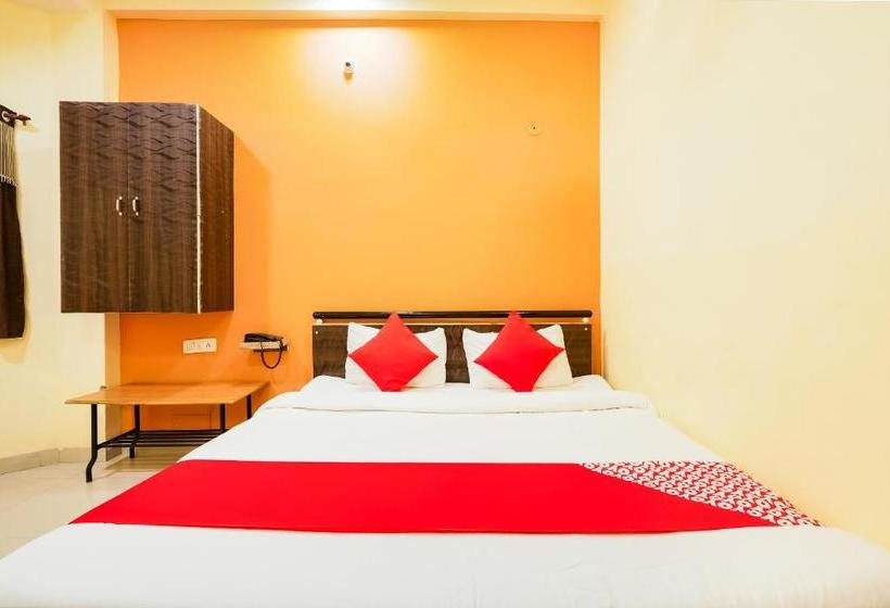 בית מלון כפרי Oyo 15217 Shree Gopal Heritage