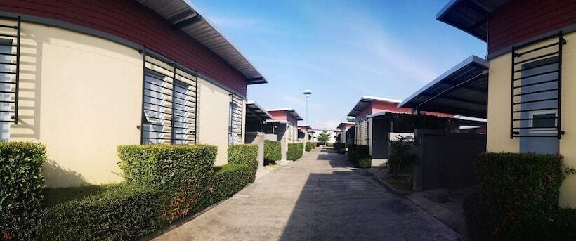 酒店 Suwannaphum Trang Resort