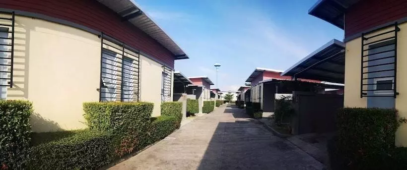 هتل Suwannaphum Trang Resort