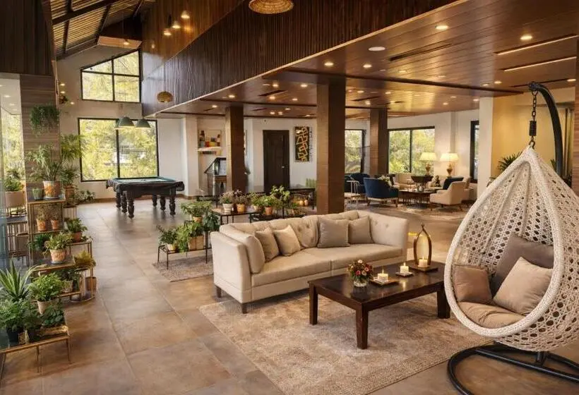 ホテル Staycation Premium Mashobra A Nature Valley Retreat Resort