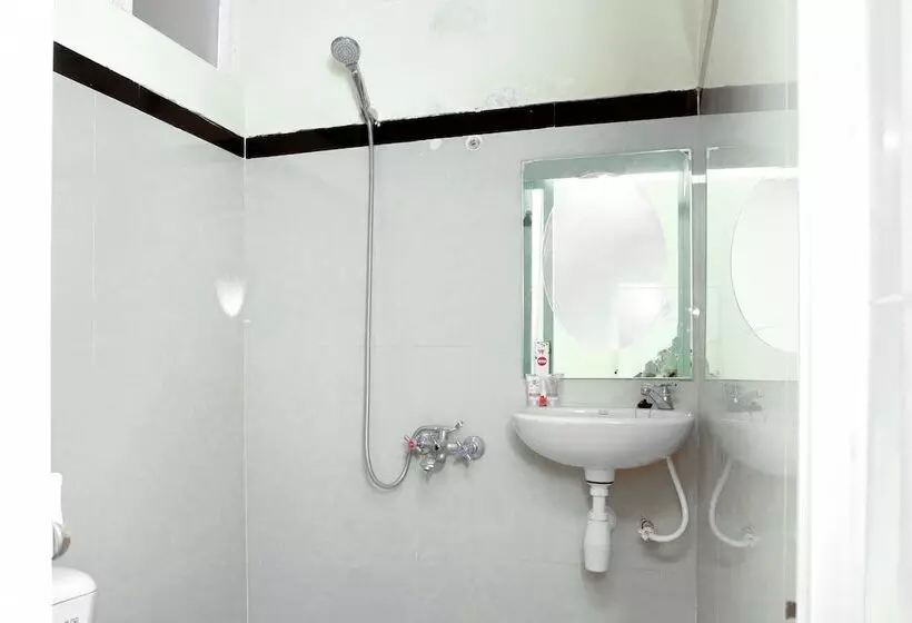 ホテル Oyo 314 Emas 23 Residence Syaria