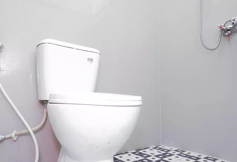 ホテル Oyo 314 Emas 23 Residence Syaria