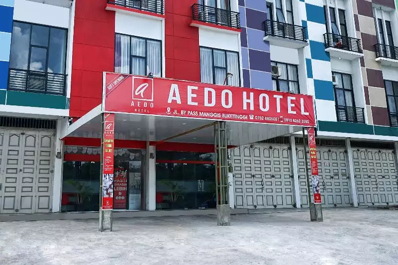 ホテル Oyo 555 Aedo