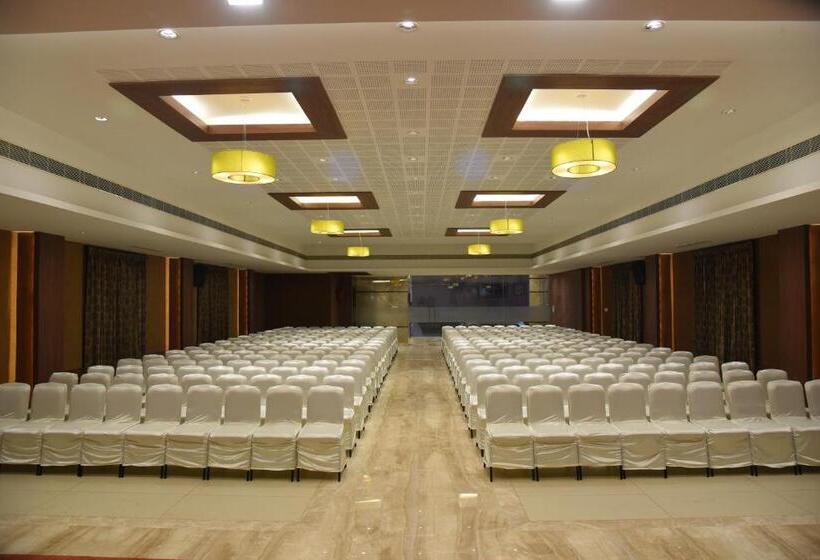 בית מלון כפרי Rathna Residency