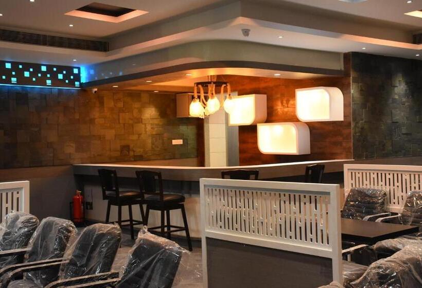 בית מלון כפרי Rathna Residency