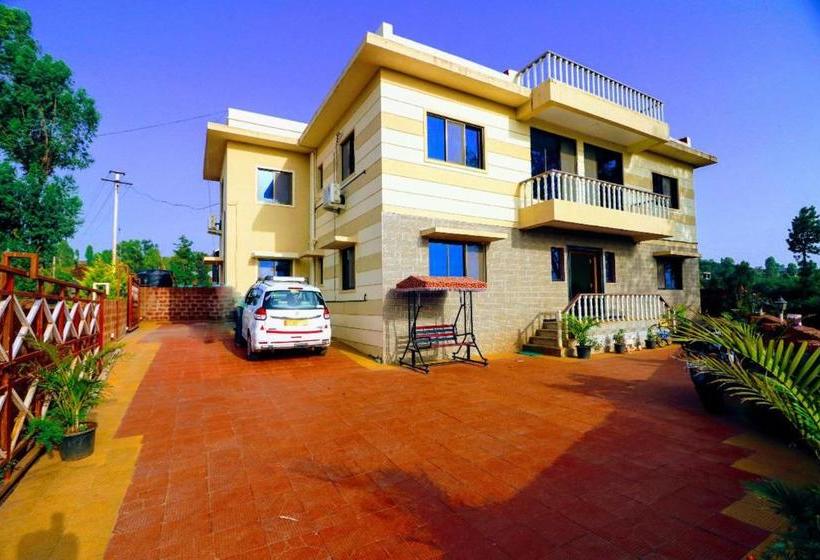 Отель Saimauli Residency