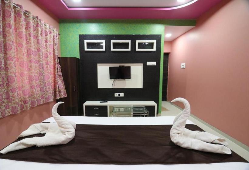 Отель Saimauli Residency