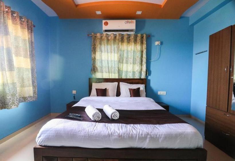 Отель Saimauli Residency