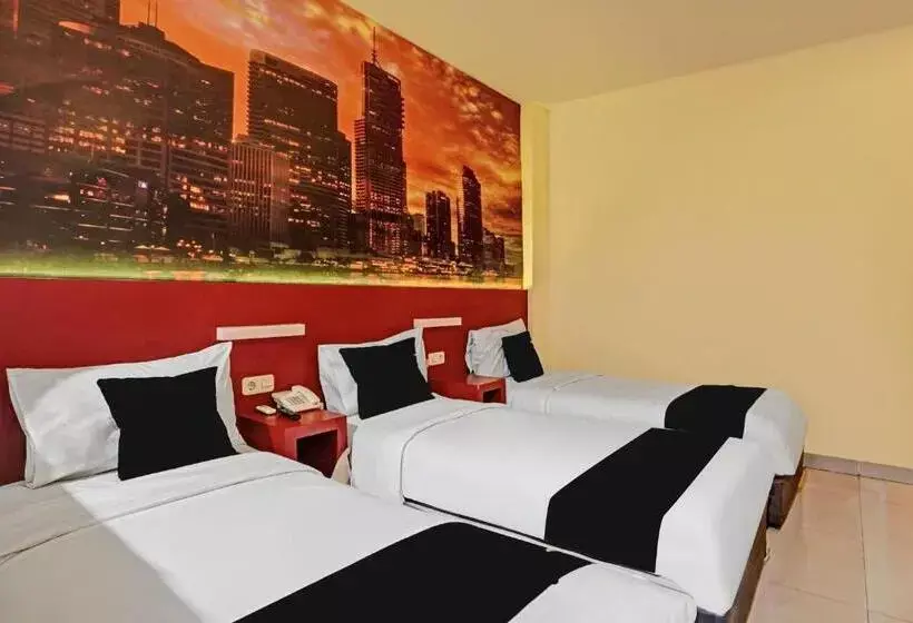 Townhouse Oak Malang Near Itn Malang Formerly Fariz Hotel Singosari