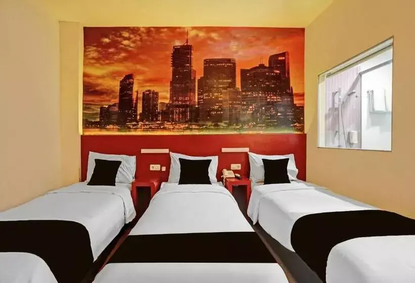 Townhouse Oak Malang Near Itn Malang Formerly Fariz Hotel Singosari