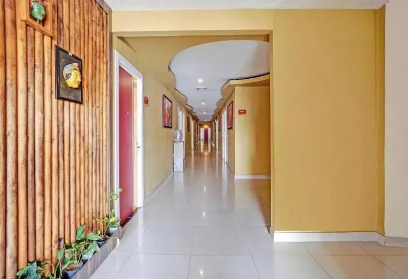 Townhouse Oak Malang Near Itn Malang Formerly Fariz Hotel Singosari