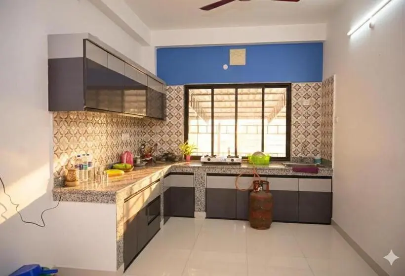Osho Sumeru Backpackers Hostel Veg Wifi Budget Stay