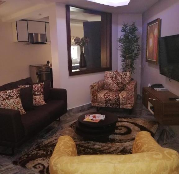 Brentford Apartments