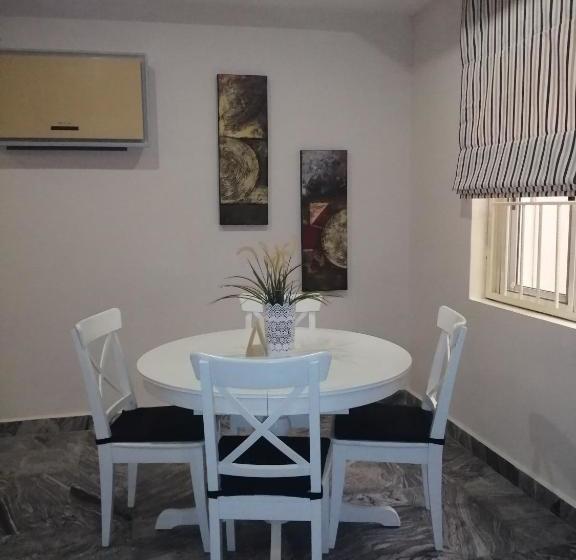 Brentford Apartments