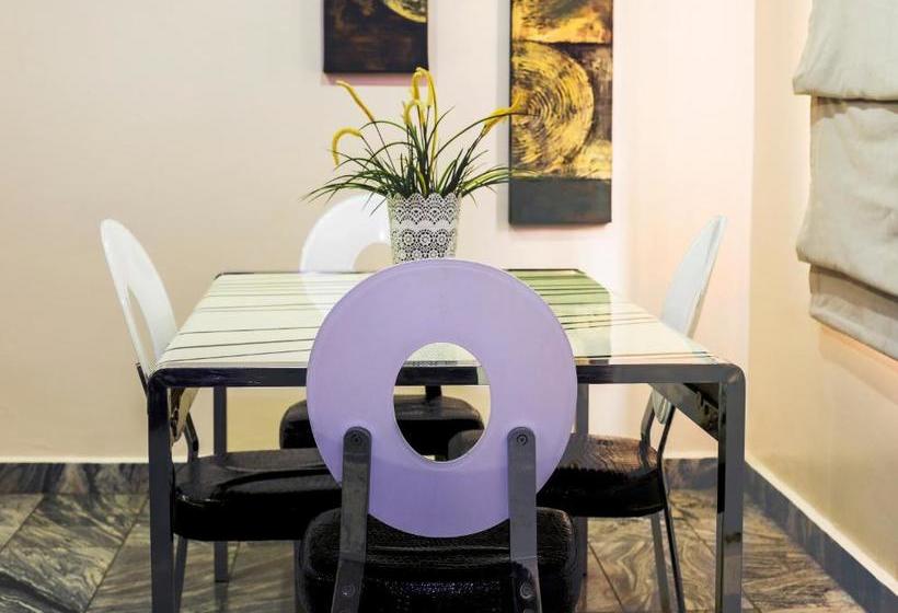 Brentford Apartments