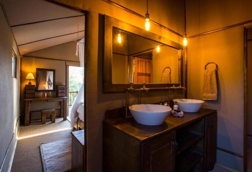 בית מלון כפרי Vuyani River Lodge