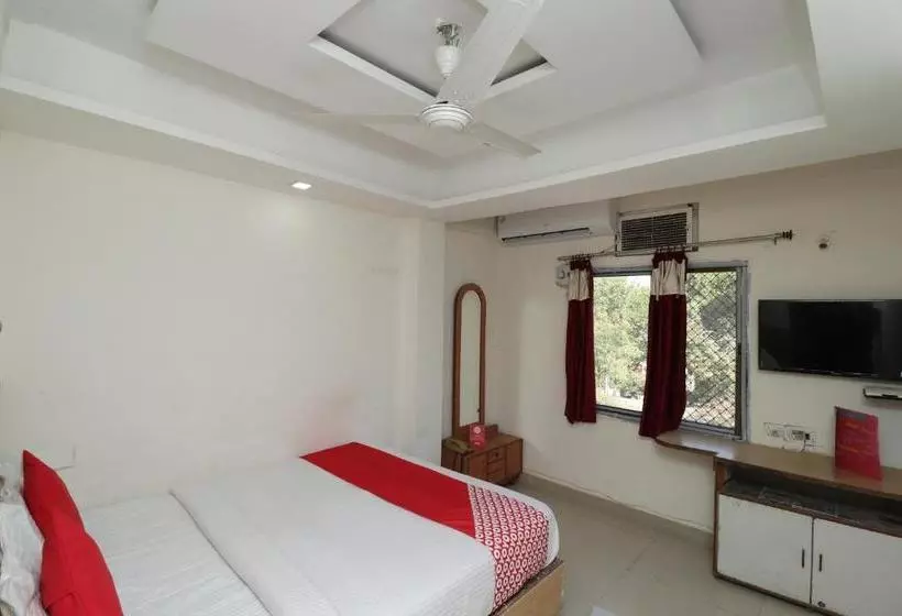 Oyo 25101 Hotel Shalimar