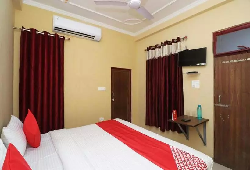 Oyo 25110 Hotel Hare Rama