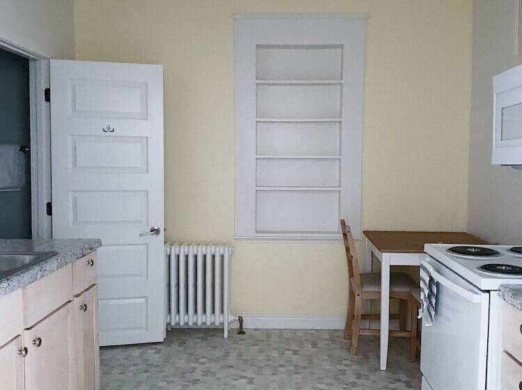 The Bayview Motel   Fort France, On   Lakeside Motel