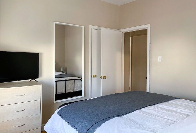 The Bayview Motel   Fort France, On   Lakeside Motel