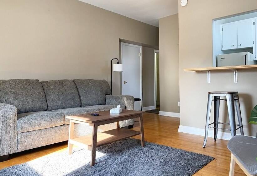 The Bayview Motel   Fort France, On   Lakeside Motel