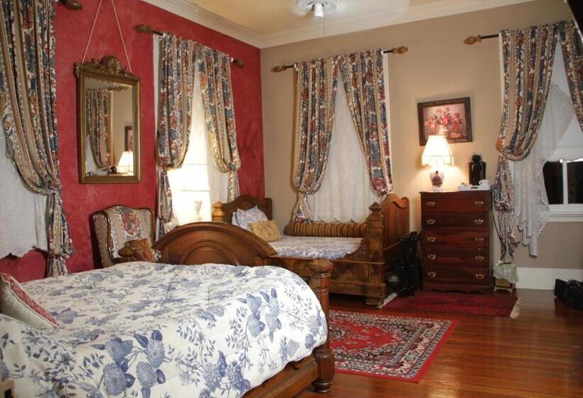 Flowertown Bed And Breakfast