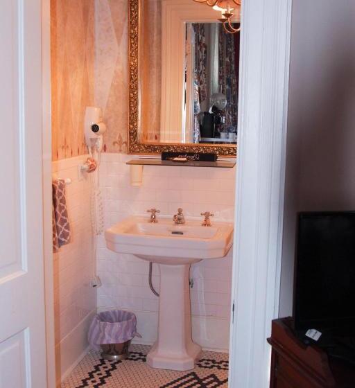 Flowertown Bed And Breakfast