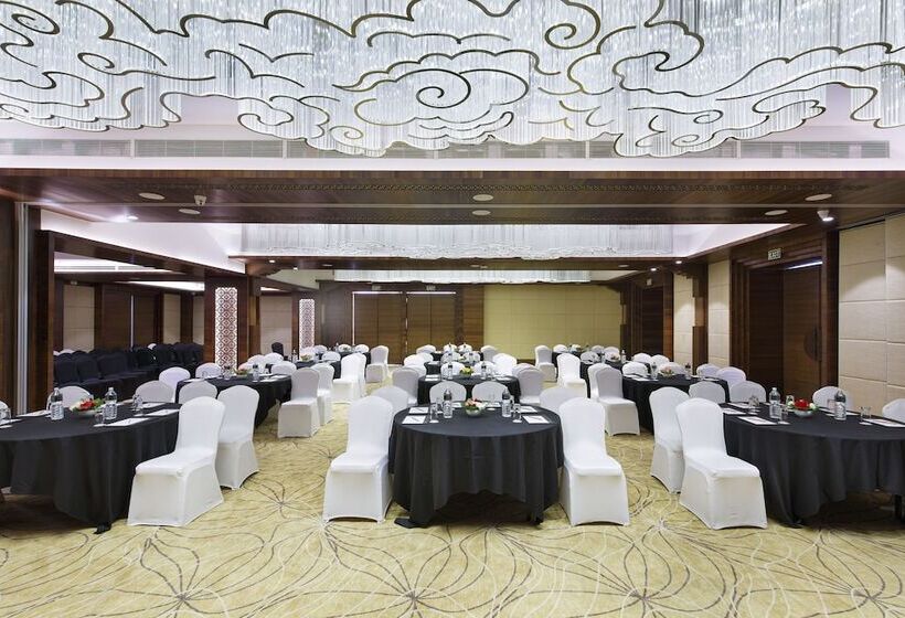 هتل Ramada By Wyndham Kathmandu Dhumbarahi