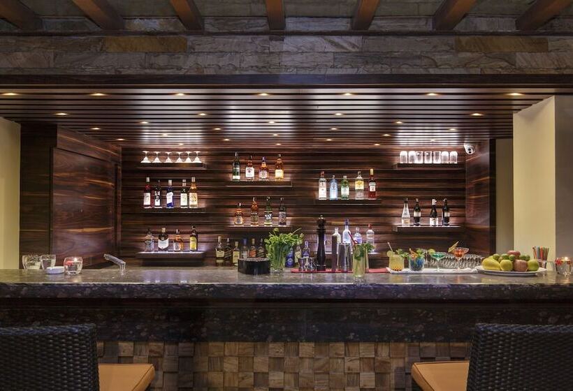 هتل Ramada By Wyndham Kathmandu Dhumbarahi