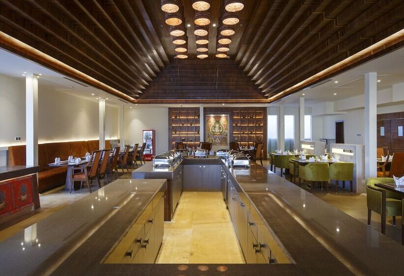 هتل Ramada By Wyndham Kathmandu Dhumbarahi