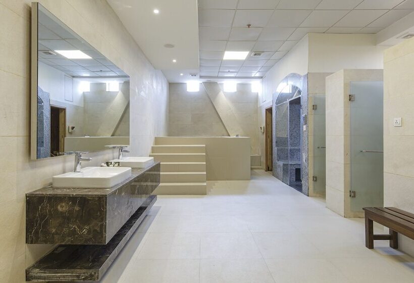 هتل Ramada By Wyndham Kathmandu Dhumbarahi