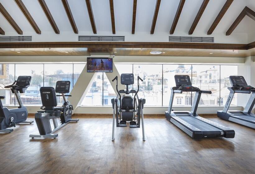 هتل Ramada By Wyndham Kathmandu Dhumbarahi