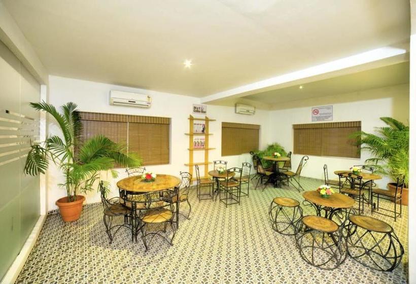 בית מלון כפרי Baywatch Express