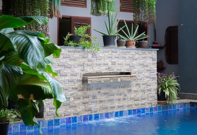 فندق Faraway Suites