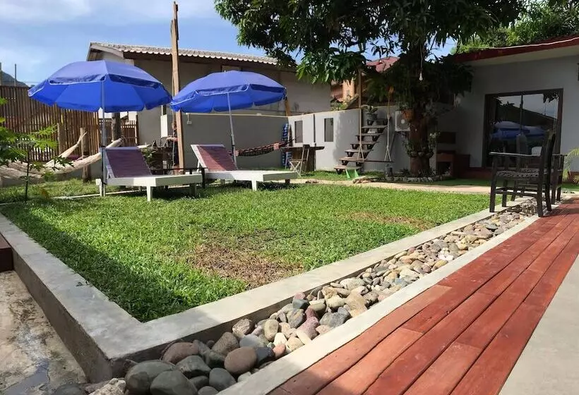 Hotelli Faraway Suites