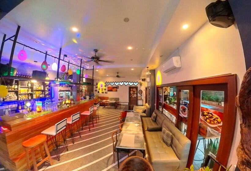 فندق Faraway Suites