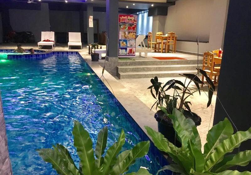 فندق Faraway Suites