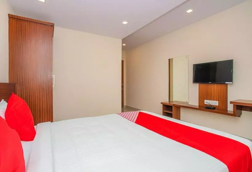 ホテル Oyo 18836 Orchid Suites
