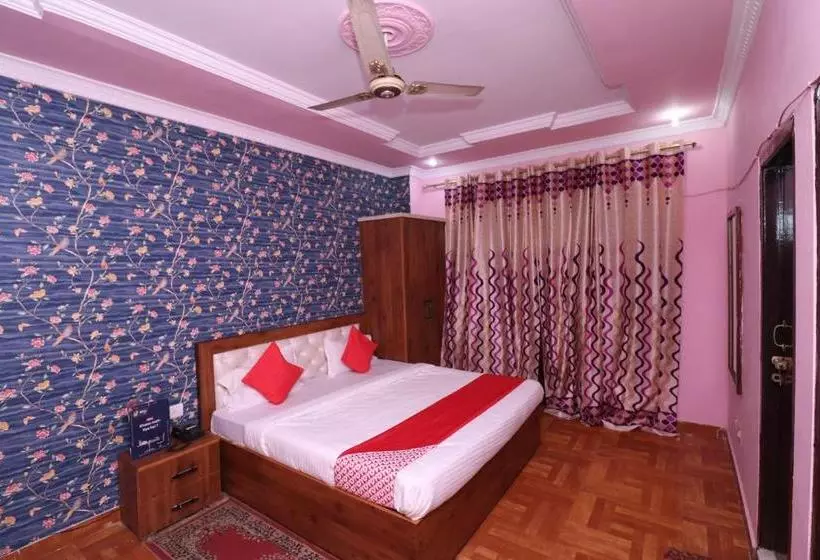 ホテル Oyo 18875 Vindhyavasini Palace