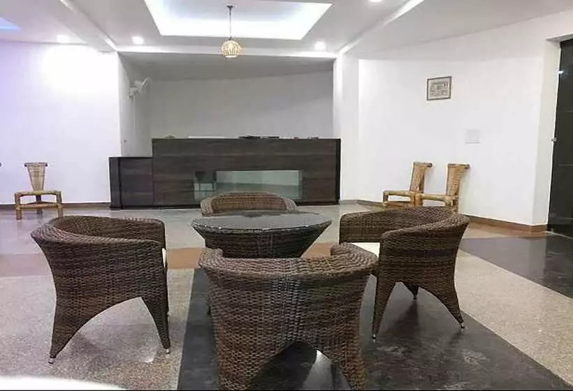 Oyo 24081 Hotel Lata Palace & Resort