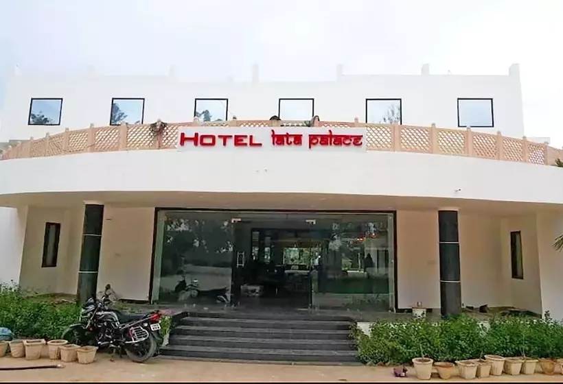 Oyo 24081 Hotel Lata Palace & Resort