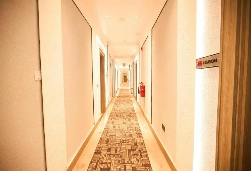 Bourdillon Hotel And Apartments