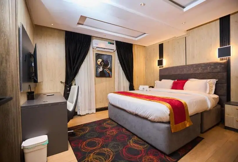 Bourdillon Hotel And Apartments