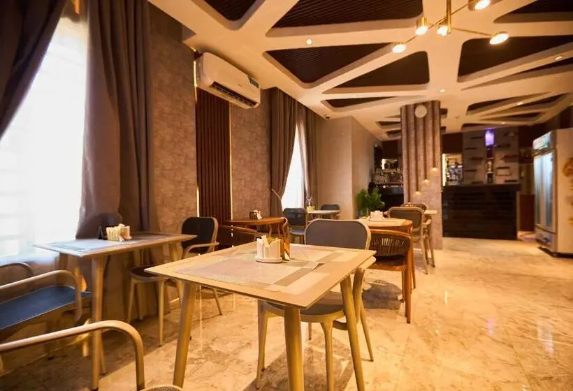 Bourdillon Hotel And Apartments